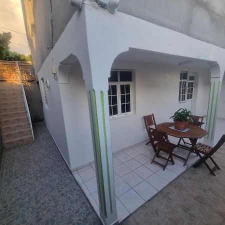Fefe Apartment Vieux-Habitants Exterior photo